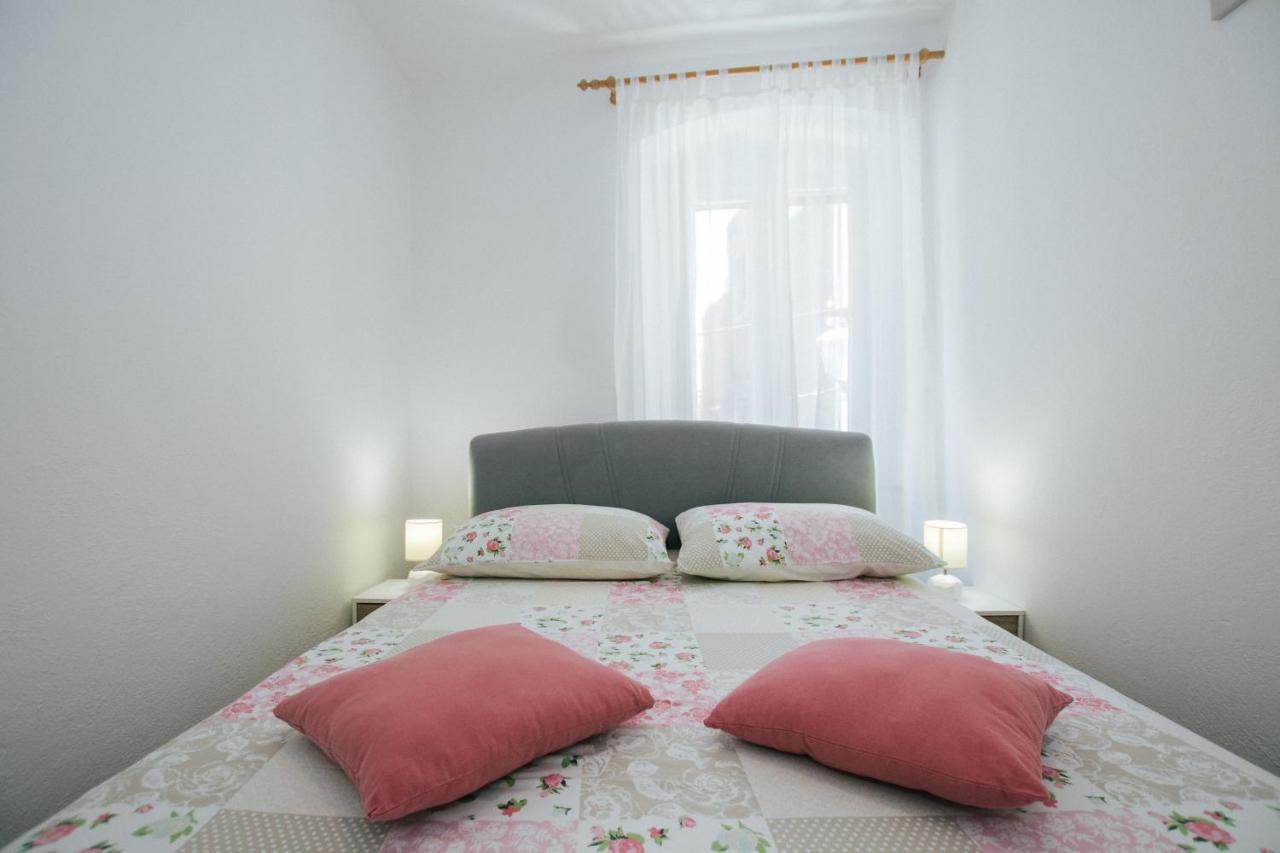 Apartments Ivana Trogir Bagian luar foto