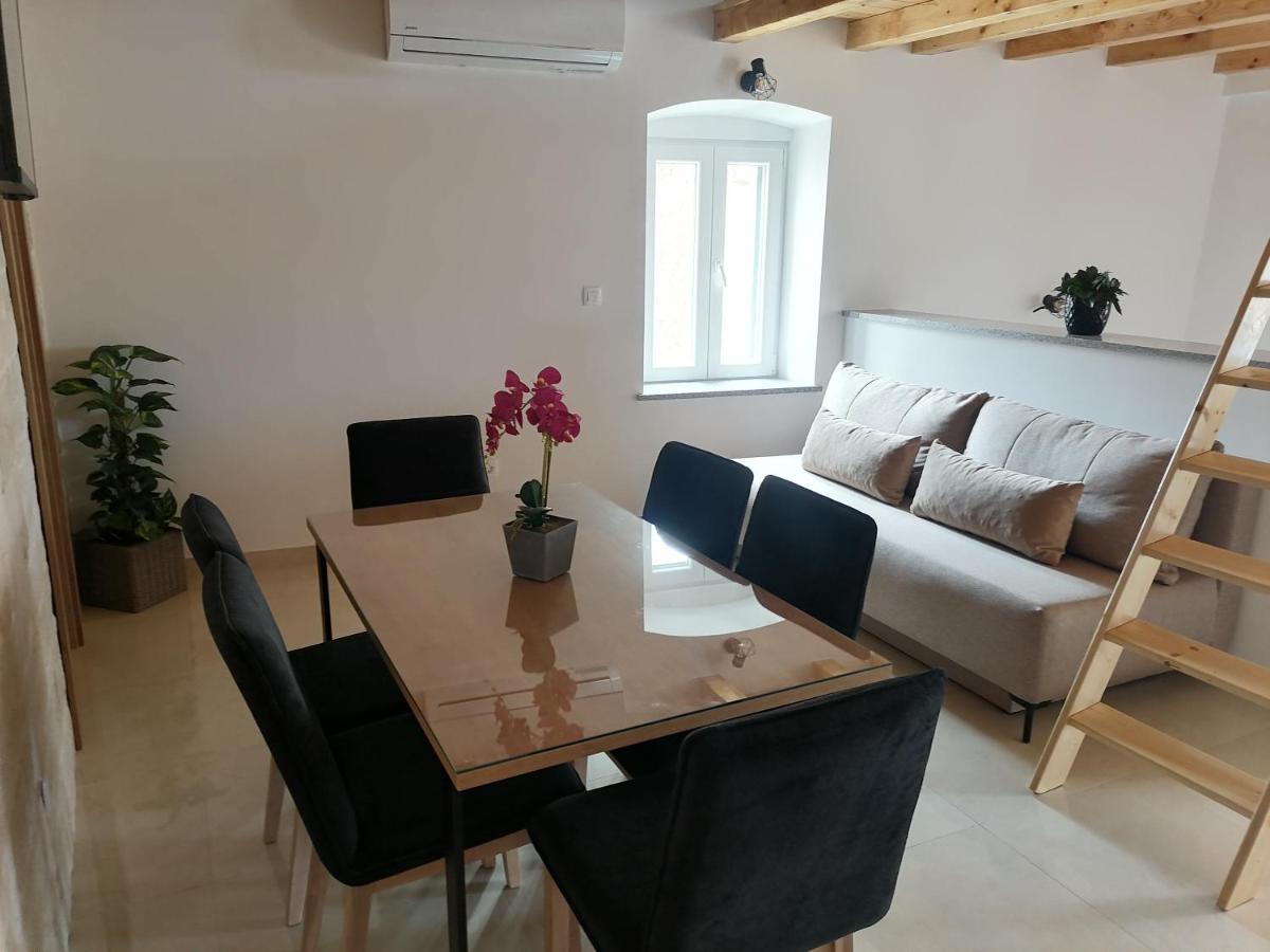 Apartments Ivana Trogir Bagian luar foto
