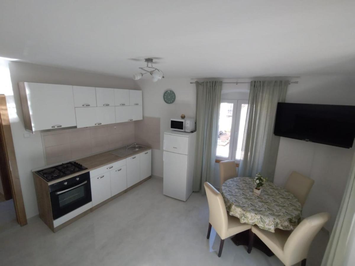 Apartments Ivana Trogir Bagian luar foto