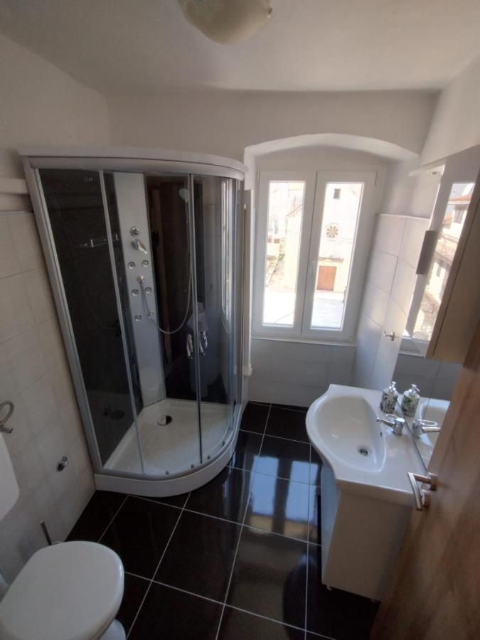 Apartments Ivana Trogir Bagian luar foto