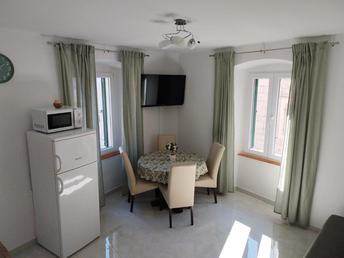 Apartments Ivana Trogir Bagian luar foto